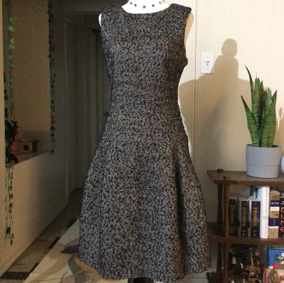 Michael Kors Black & White Vintage / Retro A-line Tiered Wool Dress - Picture 2 of 3